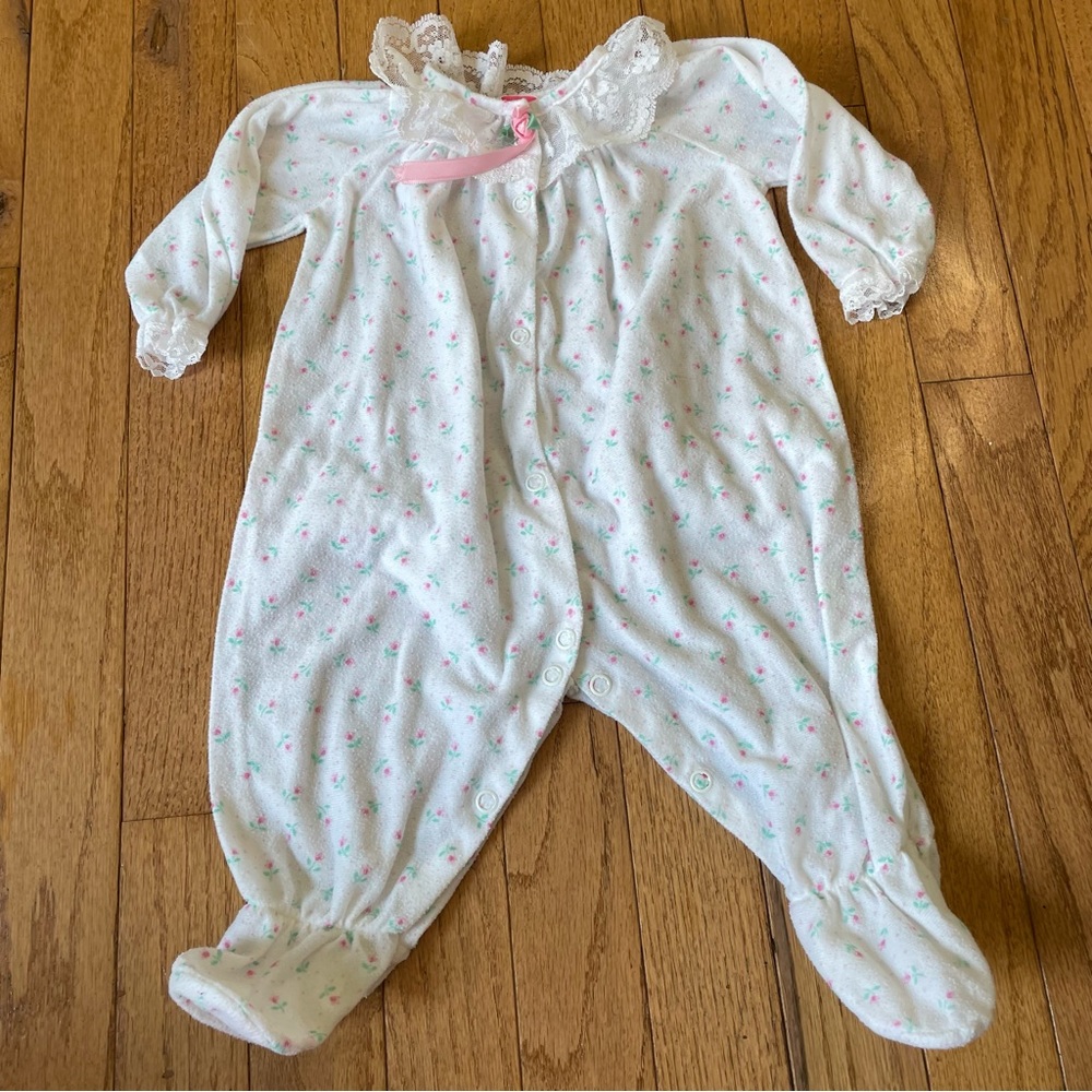 VINTAGE SWEET TREATS WHITE PINK FLORAL LACE ONE PIECE PAJAMAS SIZE 6 MONTHS